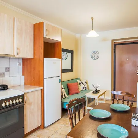 Central Flat With Covered Patio! * 阿尔戈斯托利翁