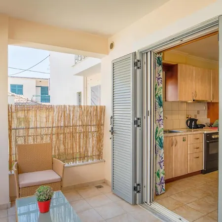 Central Flat With Covered Patio! 公寓 阿尔戈斯托利翁